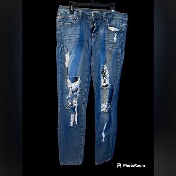 Sneak Peek Distressed Jeans Size 7 Womens - Picture 1 of 7